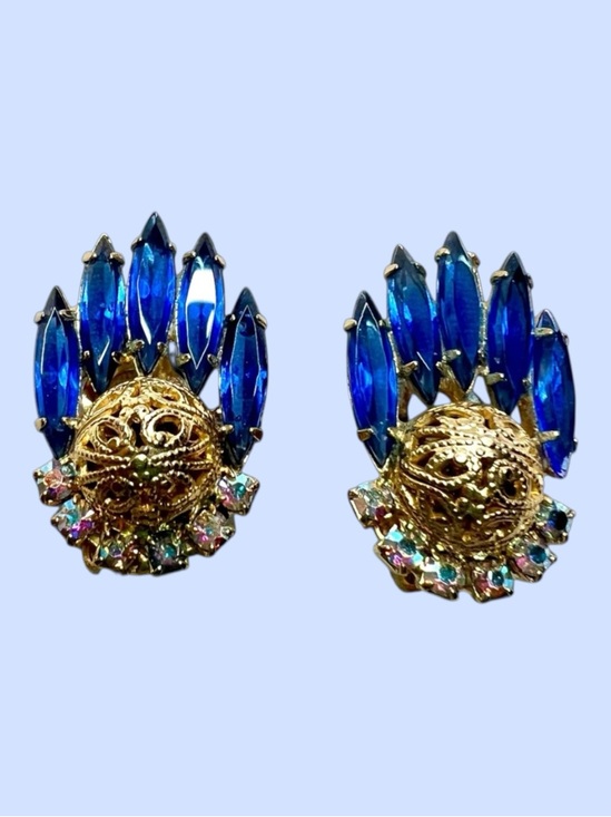 Jewelry - Juliana Clip Earrings Vintage 1960’s‎ D&E Sapphire Blue Aurora Borealis Gold